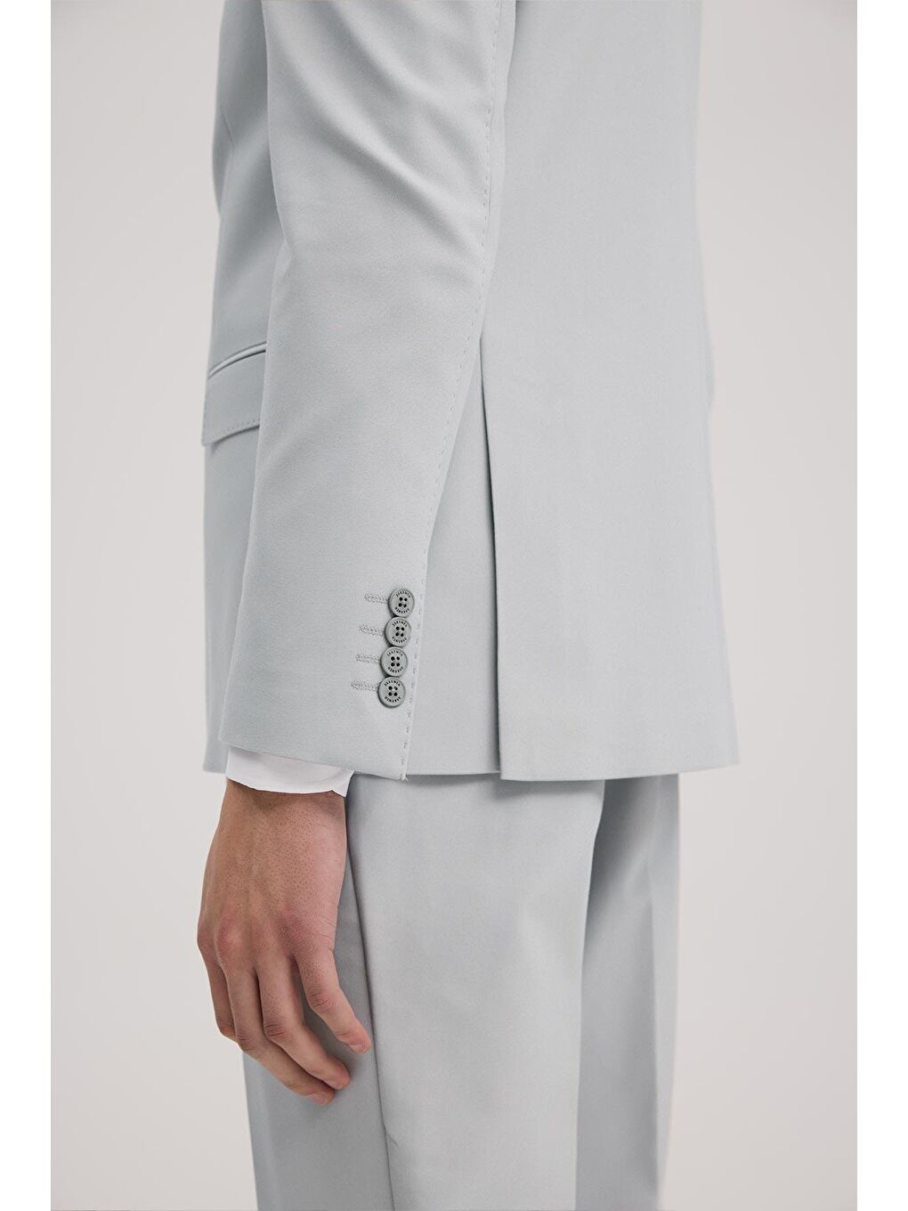 Gri Slim Fit Mono Yaka Çift Yırtmaçlı Yelekli Takım Elbise-4