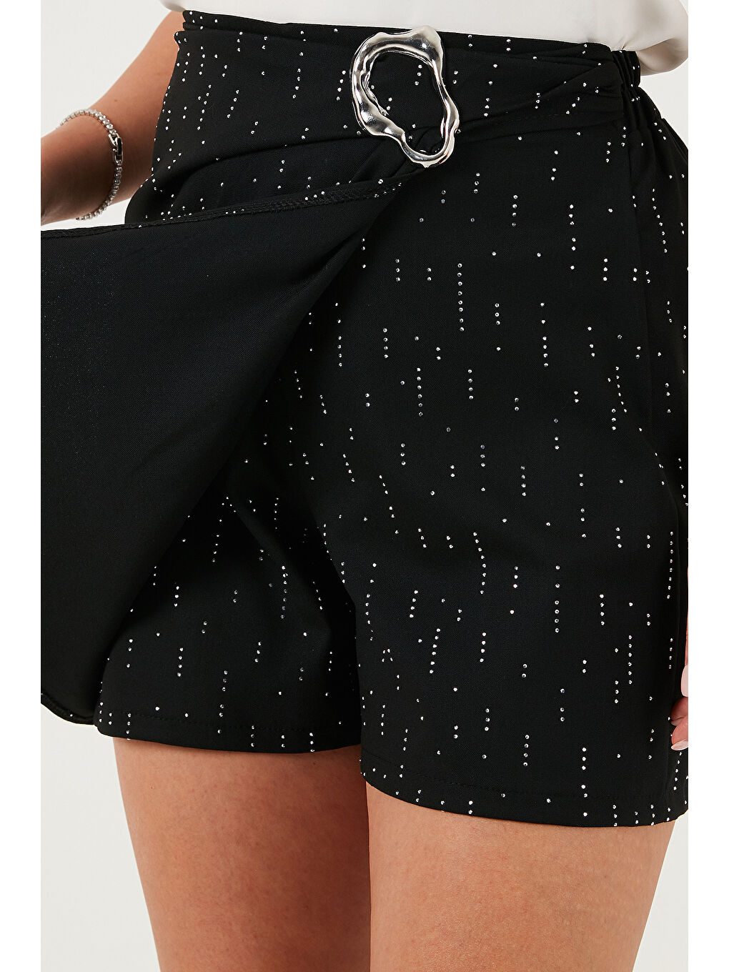 Siyah Taşlı Regular Fit Broş Detaylı Ceket-Şort Etek Takım 6839618-5