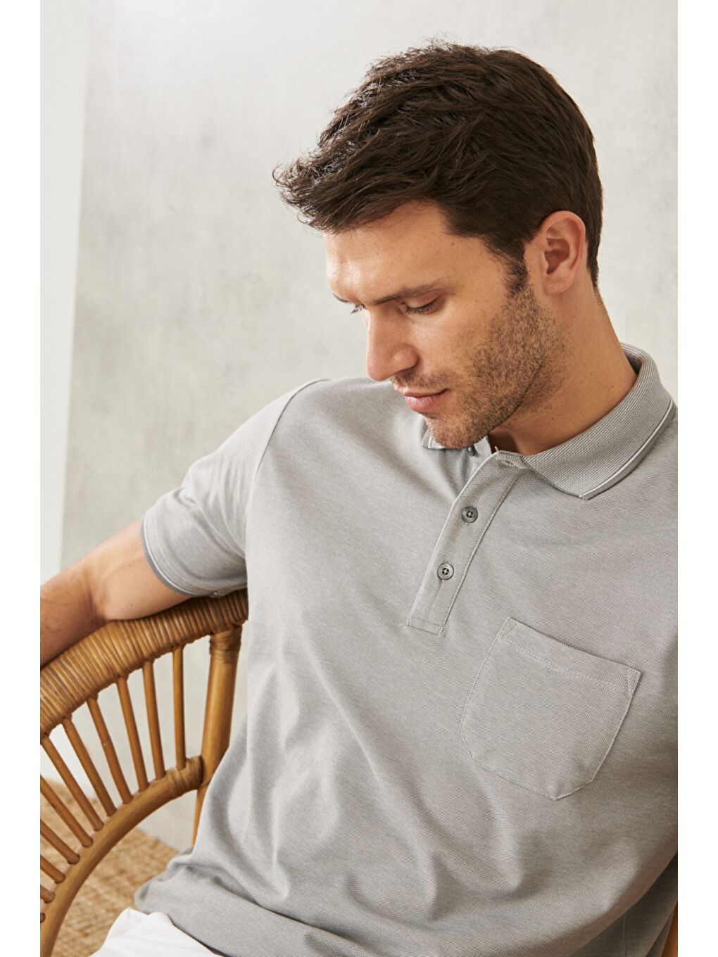Erkek Gri Pamuklu Comfort Fit Rahat Kesim Polo Yaka Cepli Tişört-5