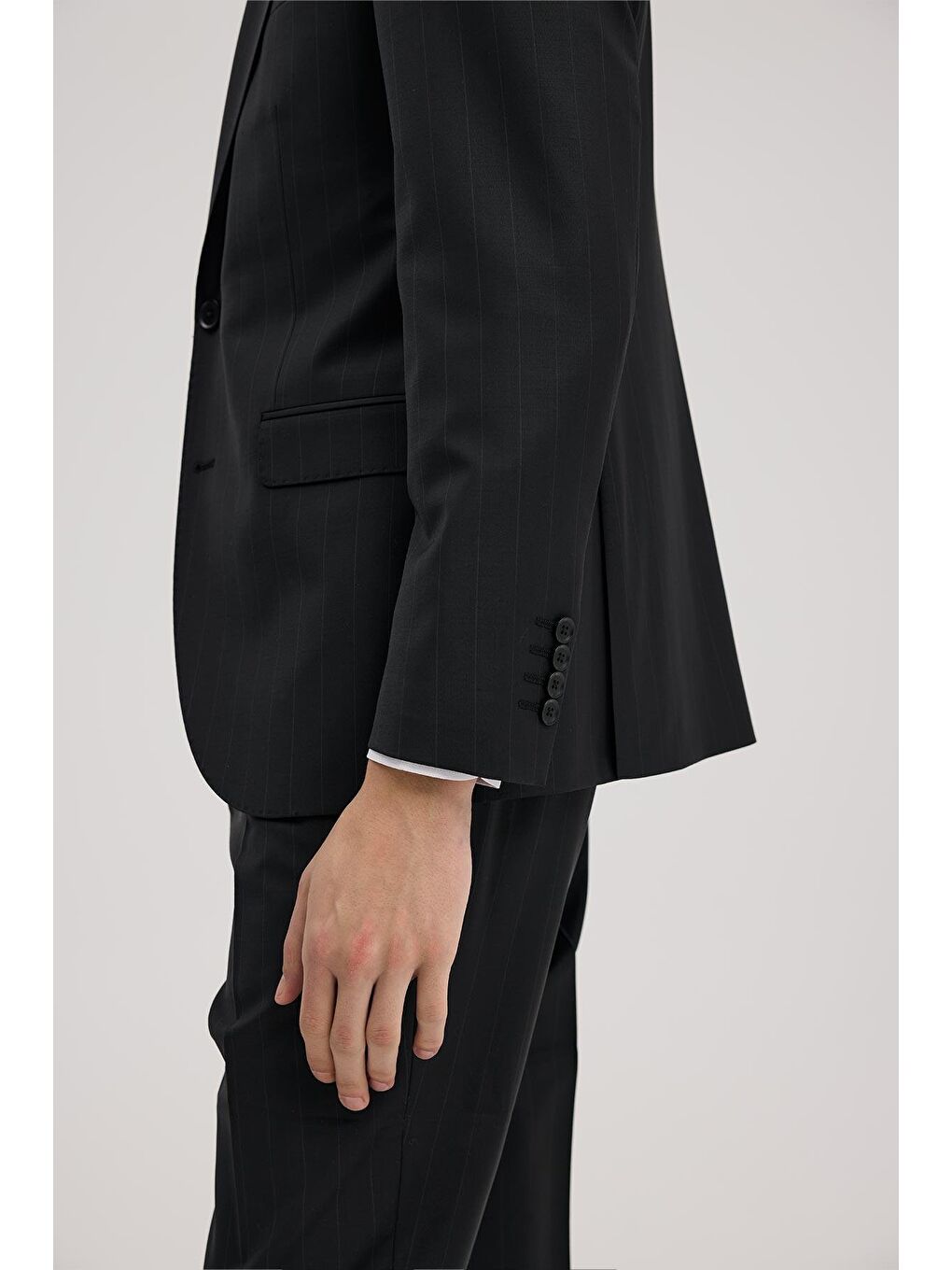 Siyah Yünlü Slim Fit Sivri Yaka Takım Elbise-4