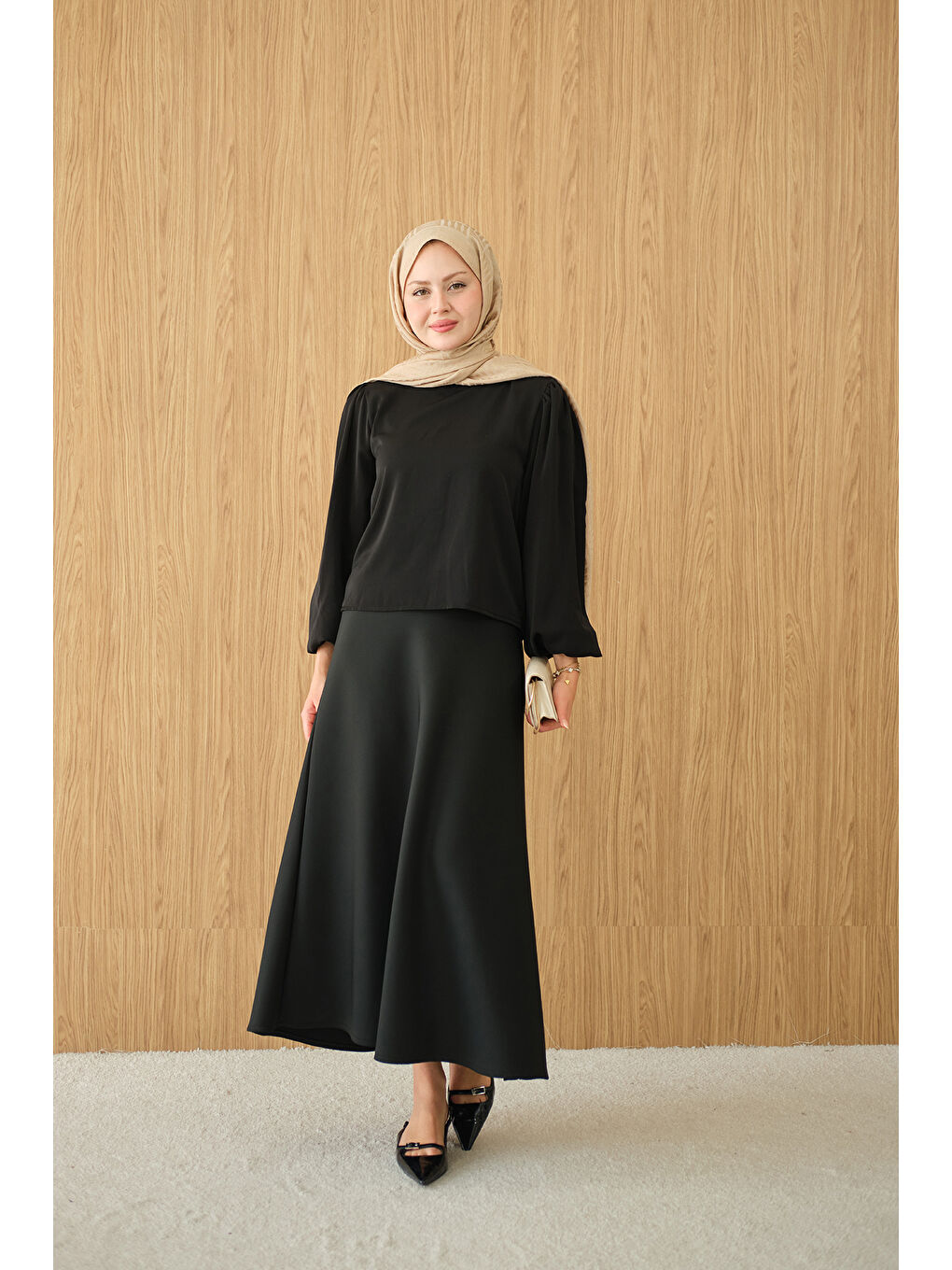 Kadın Dik Yakalı Ve Balon Kol Bluz Siyah-2