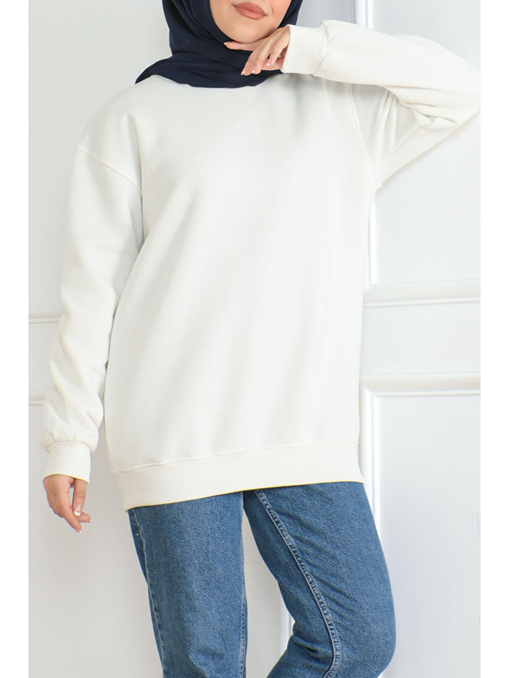 Kadın Bisiklet Yaka Salak Sweatshirt Ekru - 26617-1