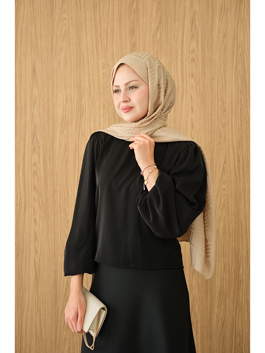 Kadın Dik Yakalı Ve Balon Kol Bluz Siyah-3