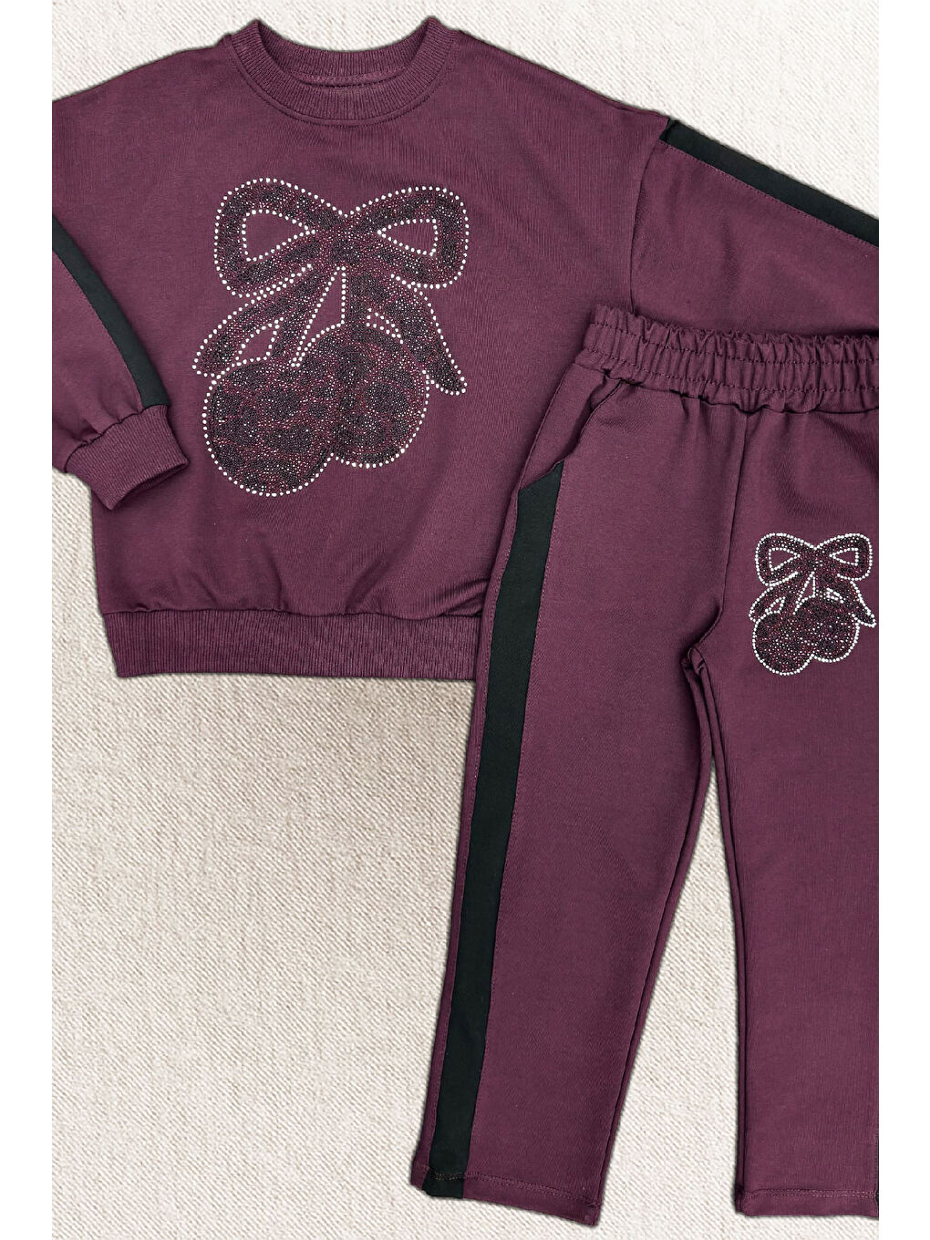 Mürdüm Kız Çocuk Taş İşlemeli Kiraz Ve Fiyonk Desenli-2 İplik-Alt-Üst Takım-5-12 Yaş 12445-1