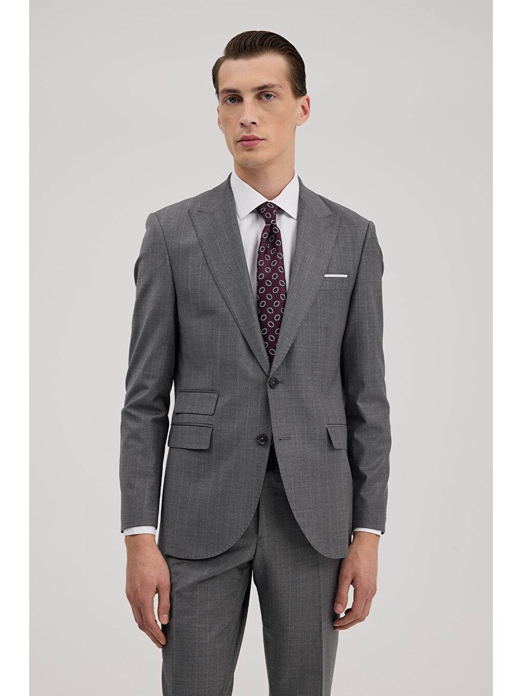 Gri Yünlü Slim Fit Sivri Yaka Takım Elbise