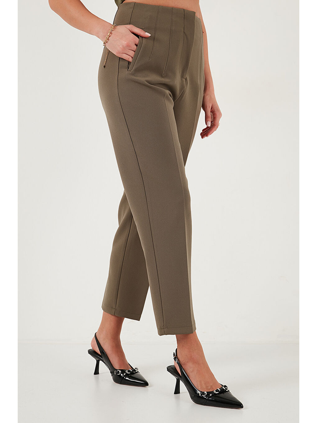 Haki Regular Fit Yüksel Bel Düz Paça Havuç Pantolon 68350109-4