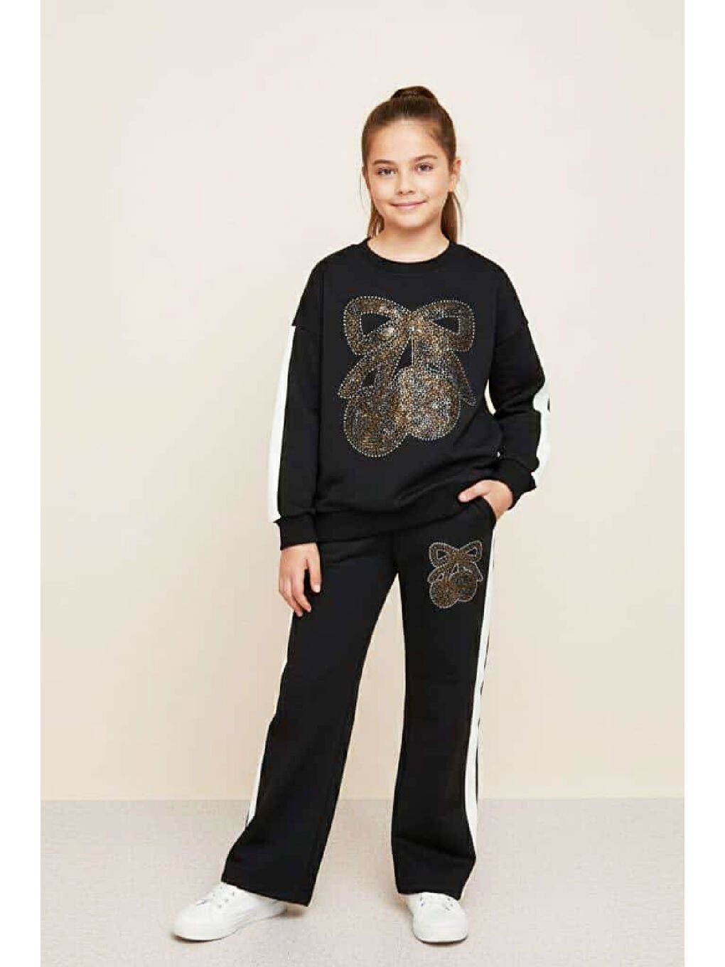 Siyah Kız Çocuk Taş İşlemeli Kiraz Ve Fiyonk Desenli-2 İplik-Alt-Üst Takım-5-12 Yaş 12445-2