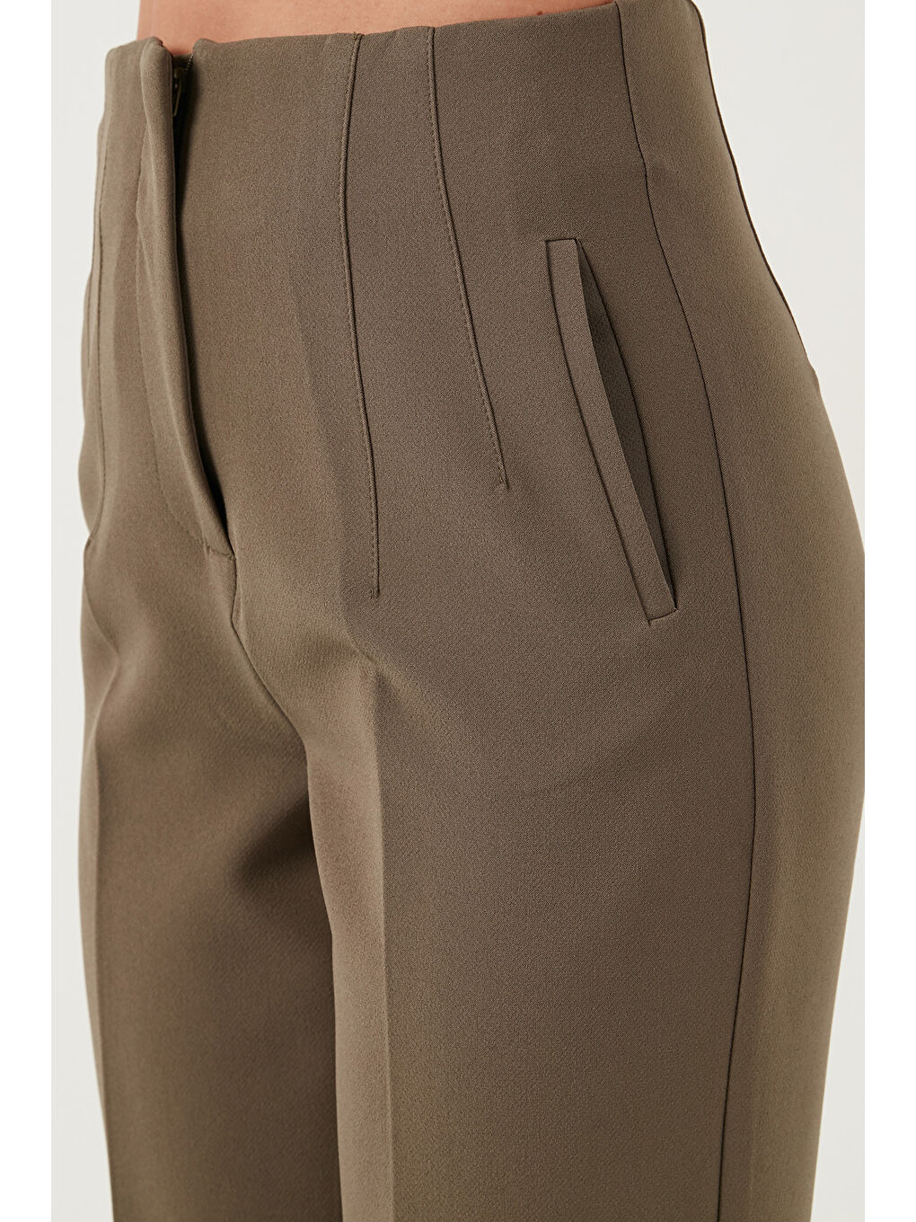 Haki Regular Fit Yüksel Bel Düz Paça Havuç Pantolon 68350109-5