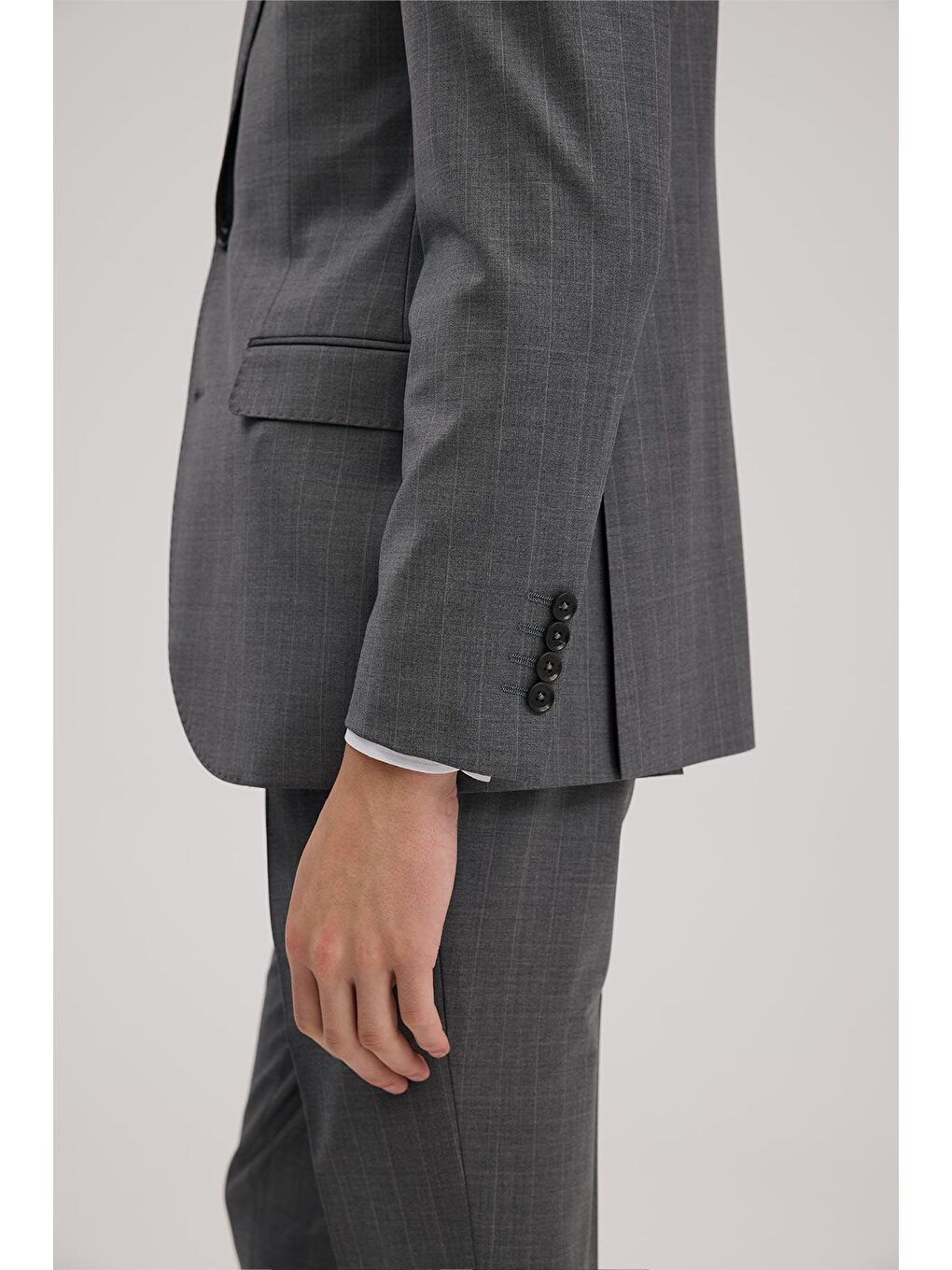 Gri Yünlü Slim Fit Sivri Yaka Takım Elbise-4