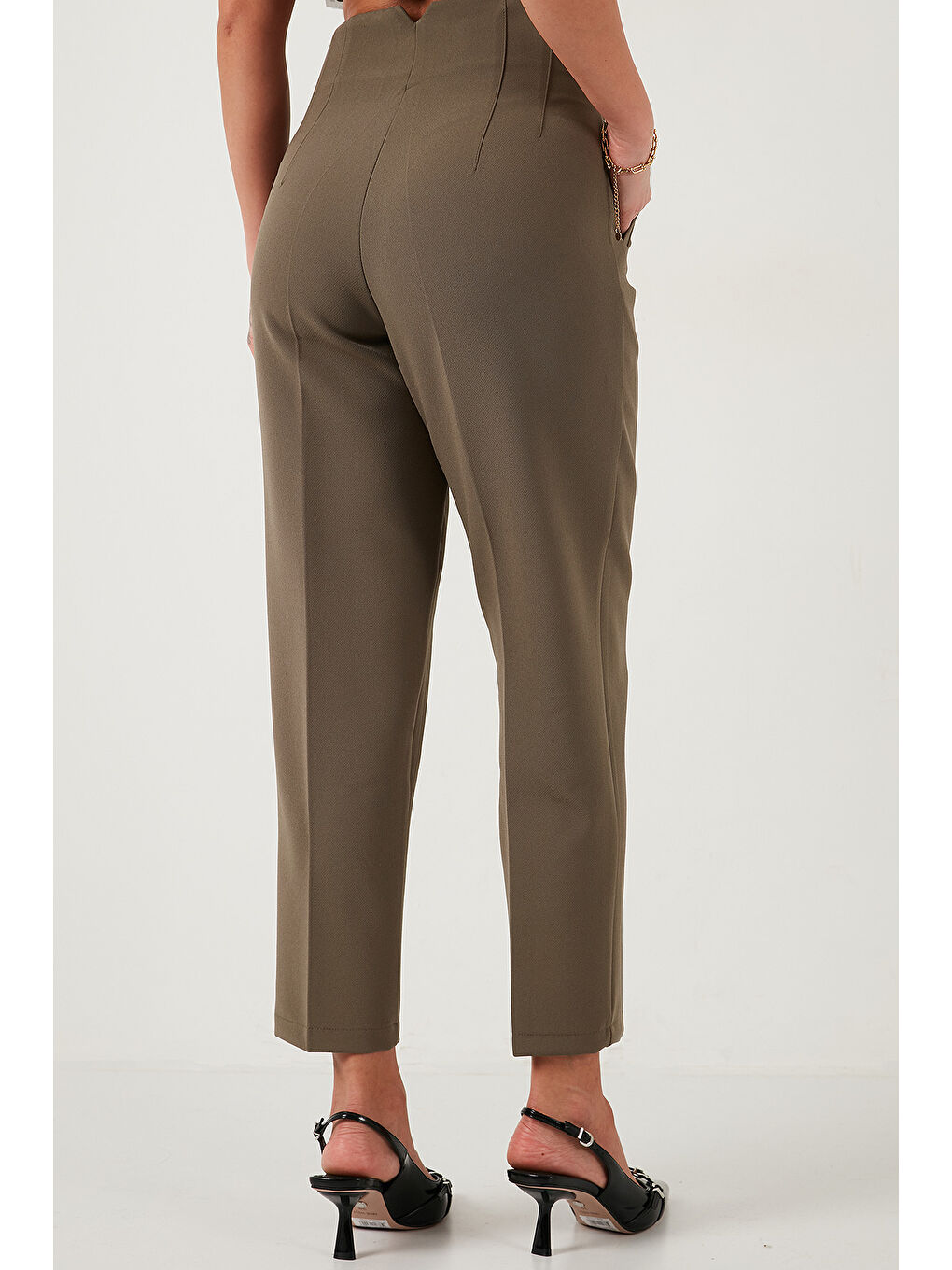 Haki Regular Fit Yüksel Bel Düz Paça Havuç Pantolon 68350109-6