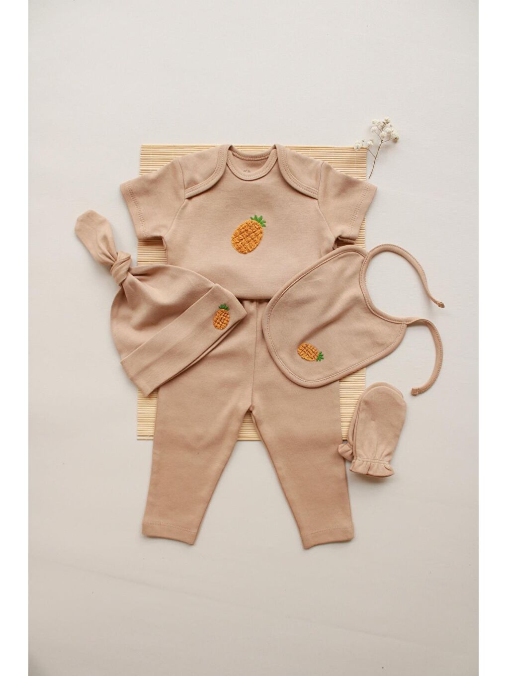 Kahverengi Ananas Nakışlı 5li Kısa Kollu Yenidoğan Set (0-3 Ay)-1