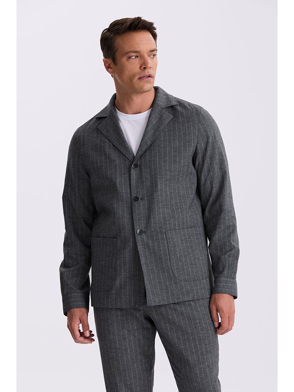 Antrasit Slim Fit Apaş Yaka Keten Karışımlı Çift Yırtmaçlı Çizgili Takım Elbise-1