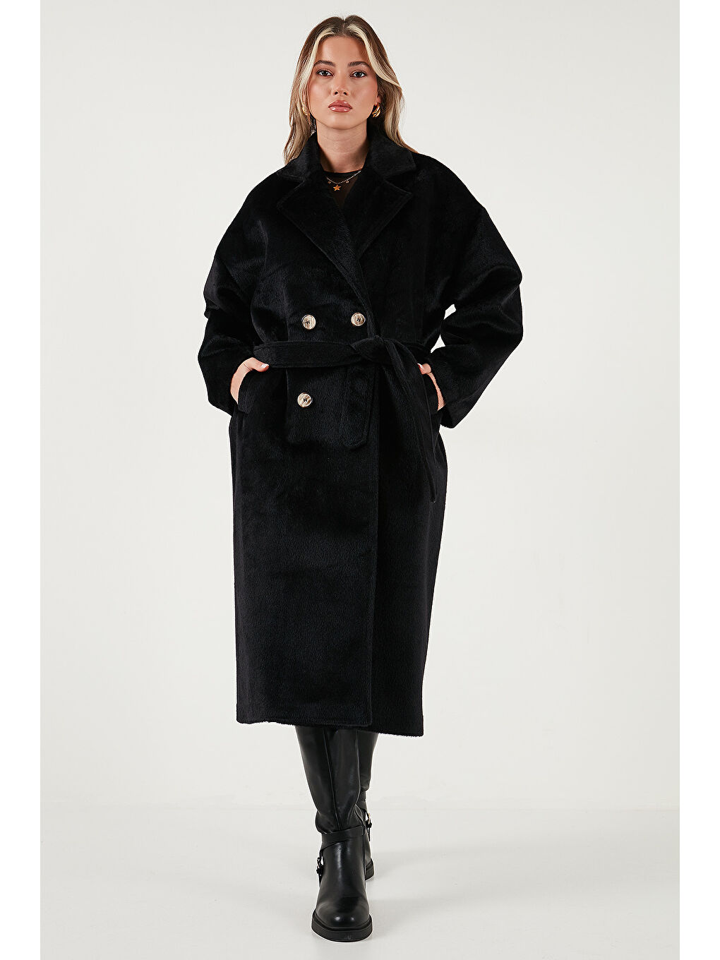 Siyah Oversize Kruvaze Yaka Yumuşak Dokulu Uzun Trençkot 6839610