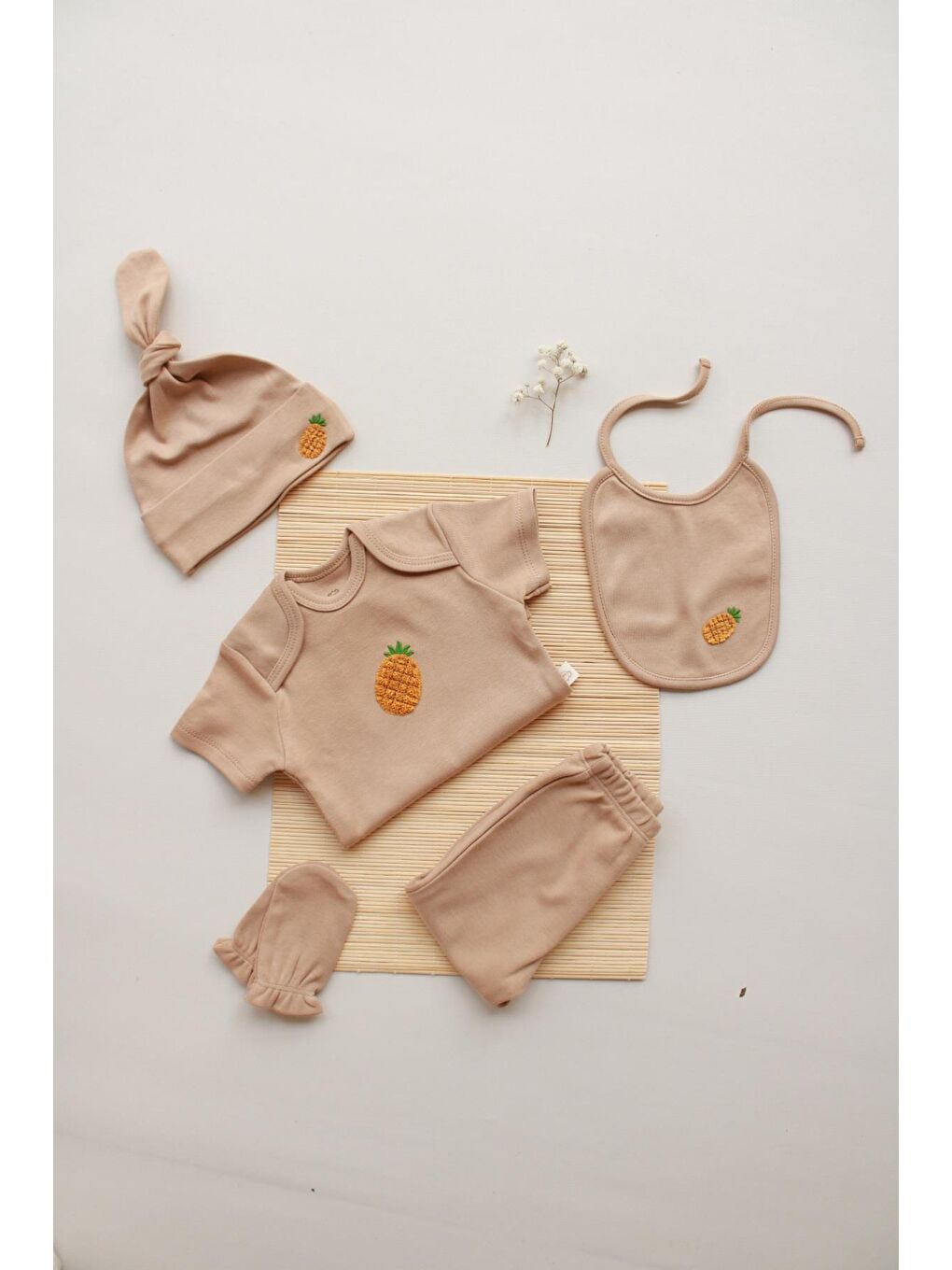 Kahverengi Ananas Nakışlı 5li Kısa Kollu Yenidoğan Set (0-3 Ay)-7