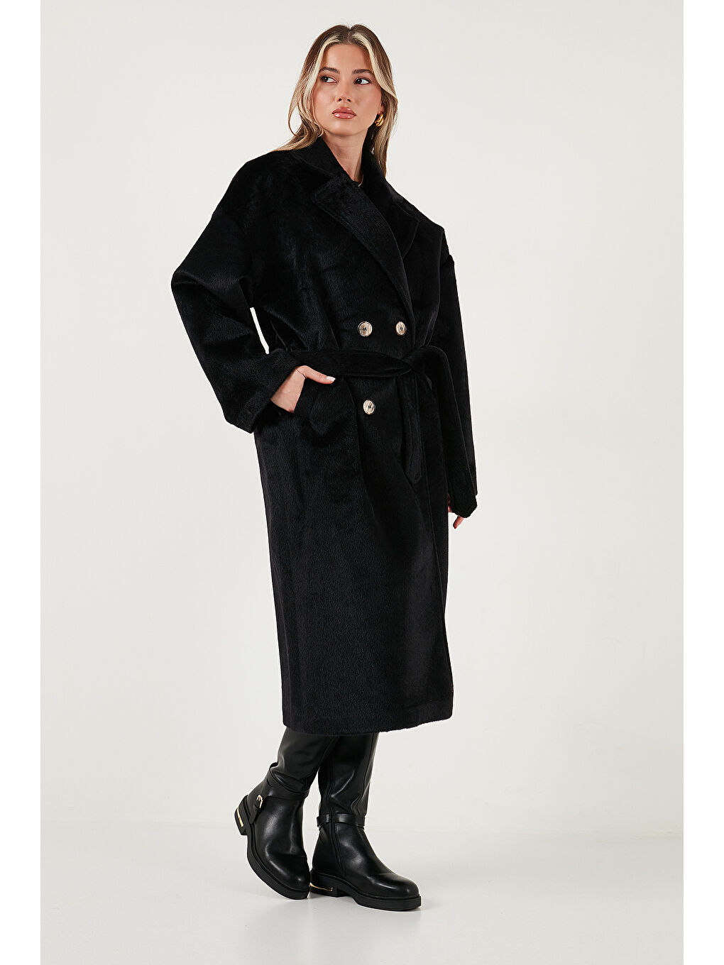 Siyah Oversize Kruvaze Yaka Yumuşak Dokulu Uzun Trençkot 6839610-3