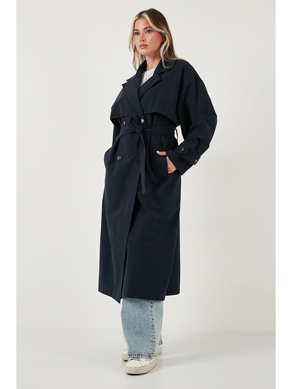 Lacivert Pamuklu Oversize Kruvaze Yaka Düğmeli Uzun Trençkot 6839605-1