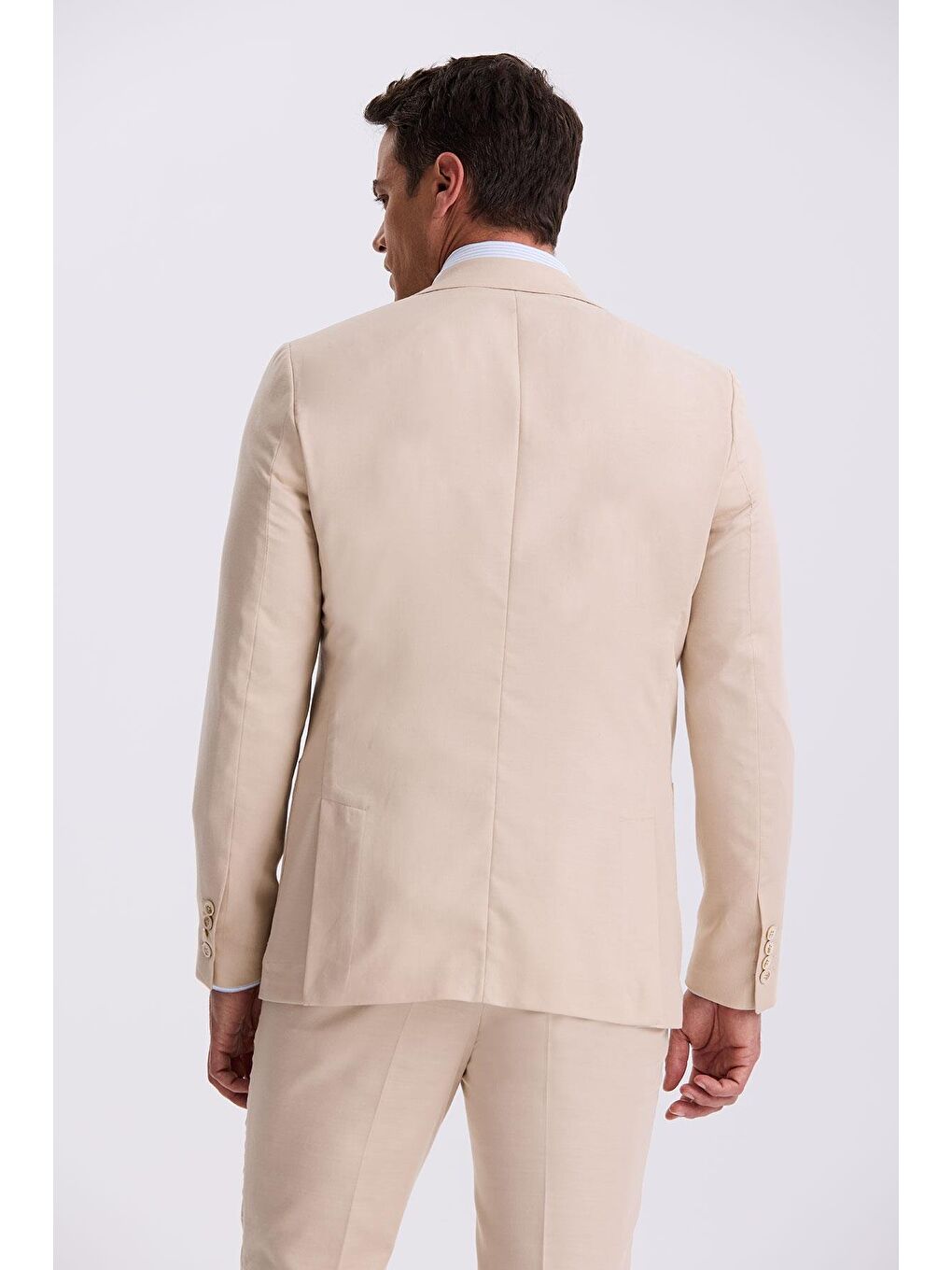 Bej Slim Fit Mono Yaka Kumaş Çift Yırtmaç Torba Cepli Takım Elbise-3