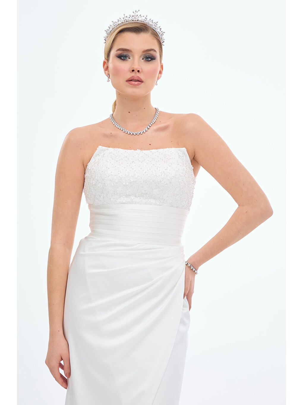 Ekru Straplez Yırtmaçlı Saten Nikah Elbisesi-1