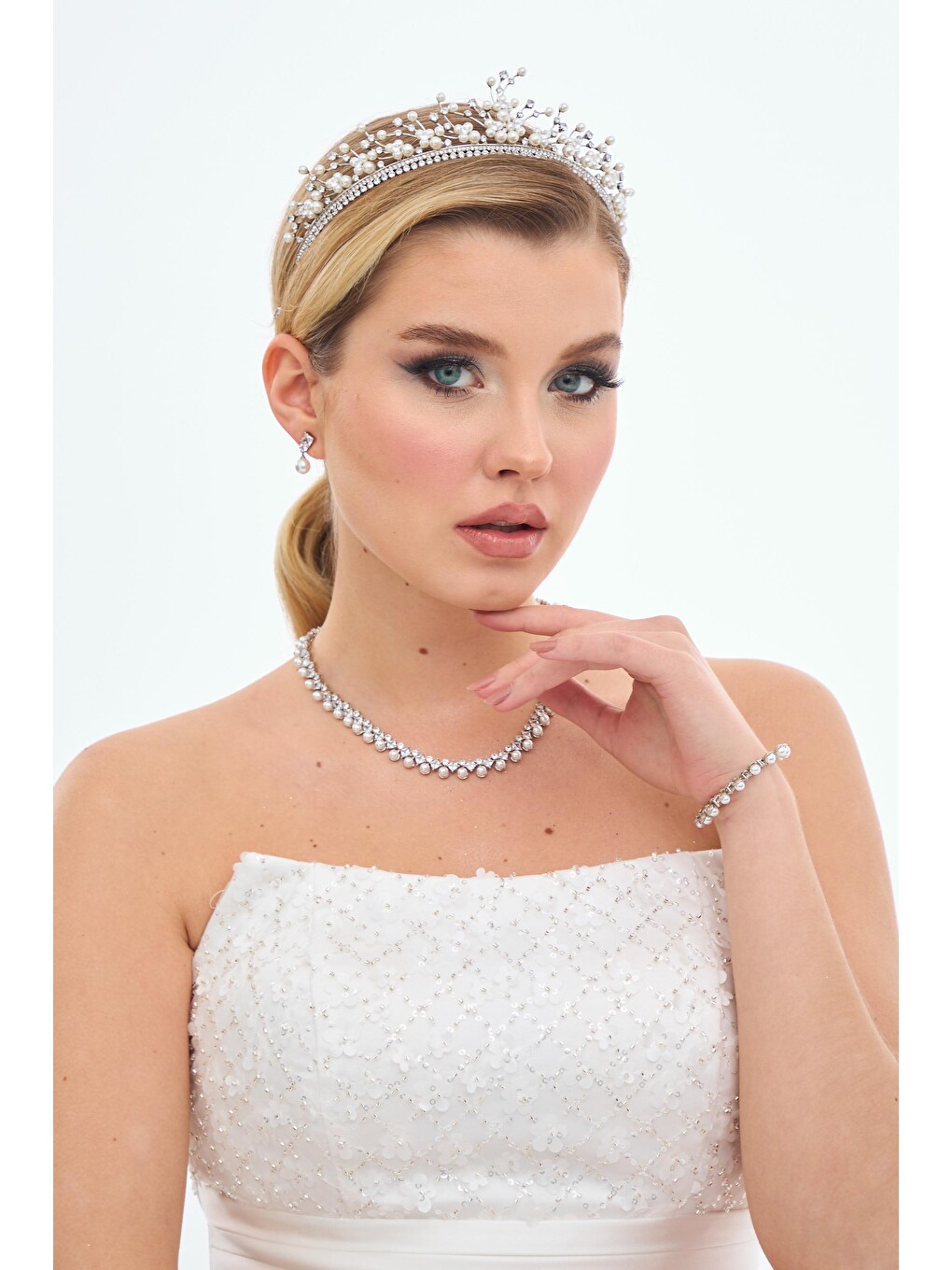 Ekru Straplez Yırtmaçlı Saten Nikah Elbisesi-3