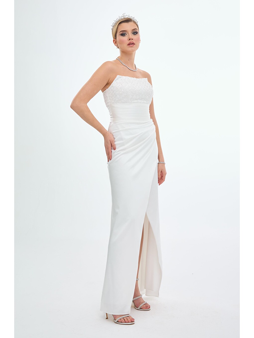 Ekru Straplez Yırtmaçlı Saten Nikah Elbisesi-4