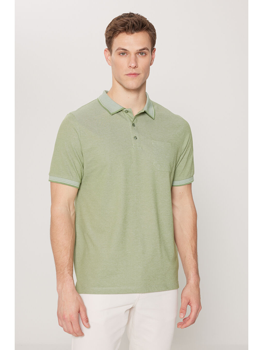 Erkek Yeşil Pamuklu Comfort Fit Rahat Kesim Polo Yaka Cepli Tişört-2