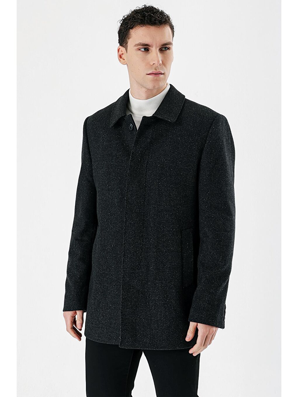 Siyah Kaşe Yünlü Kapitoneli Astar Büyük Beden Comfort Fit Rahat Kesim Klasik Kaban 1008235172