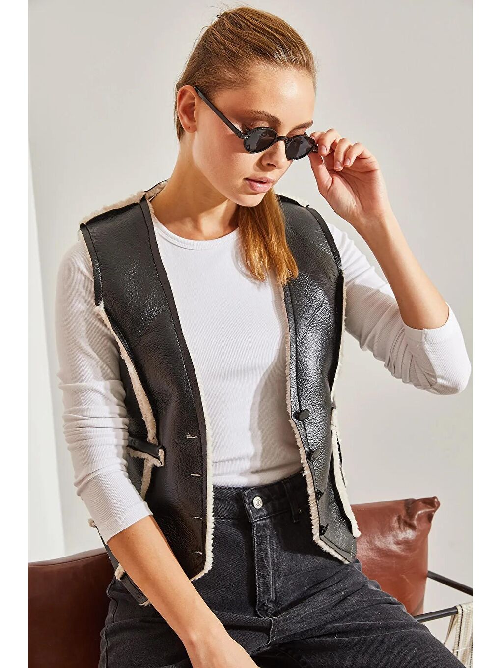 Siyah Kadın Deri Peluşlu Yelek-4