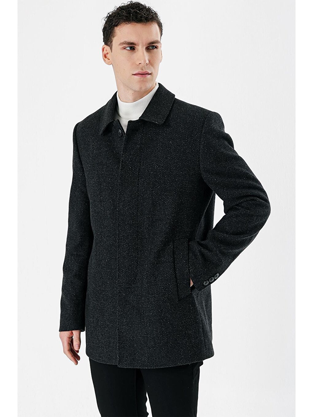 Siyah Kaşe Yünlü Kapitoneli Astar Büyük Beden Comfort Fit Rahat Kesim Klasik Kaban 1008235172-1