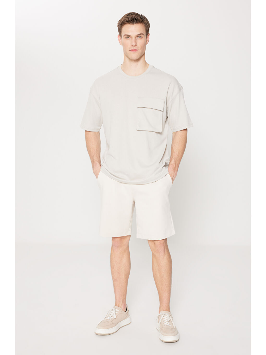 Erkek Gri Oversize Fit Bol Kesim Pamuklu Düz Bisiklet Yaka Tişört-1