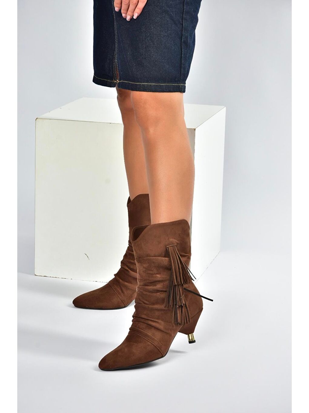 Kahverengi Kadın Bot V404022202-1