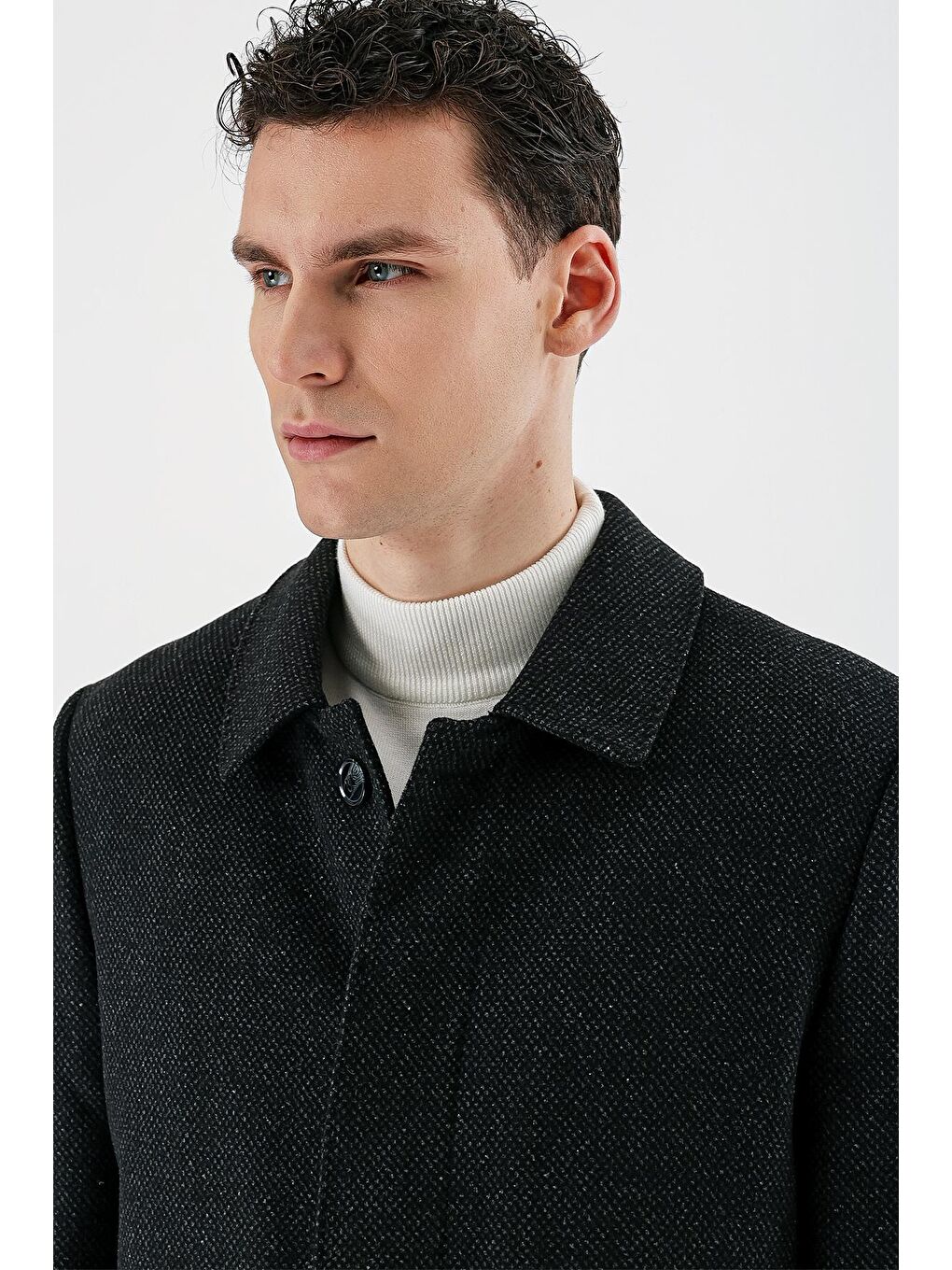 Siyah Kaşe Yünlü Kapitoneli Astar Büyük Beden Comfort Fit Rahat Kesim Klasik Kaban 1008235172-5