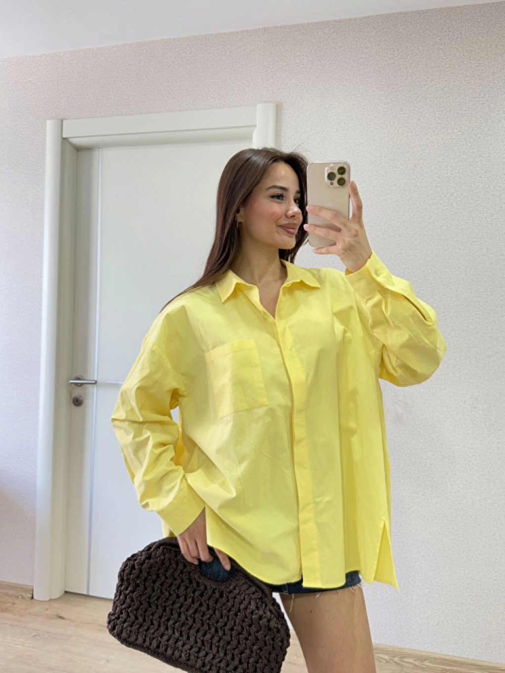 Mavi Yakalı Yandan Yırtmaçlı Gömlek - Sarı-1