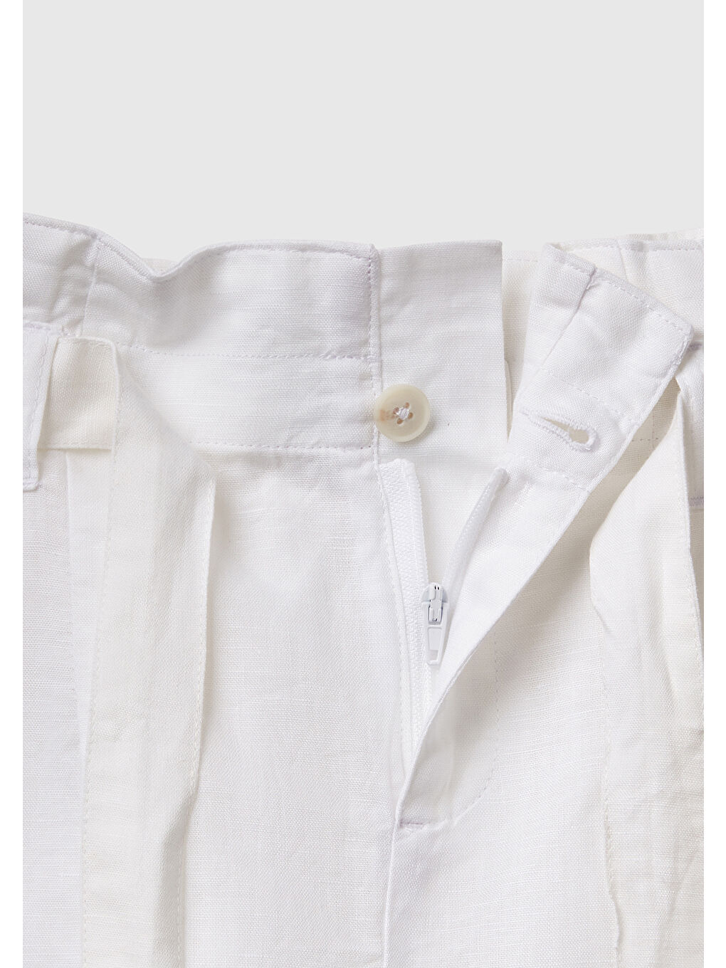 Kız Çocuk Beyaz Keten Karışımlı Beli Kuşaklı Wide Fit Bermuda Şort-2