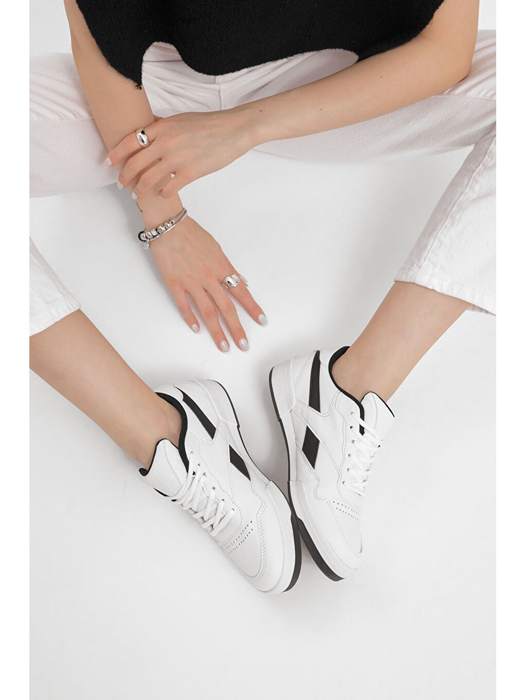 Unisex Beyaz Siyah Rahat Kalıp Termo Taban Bağcıklı Spor Ayakkabı-5