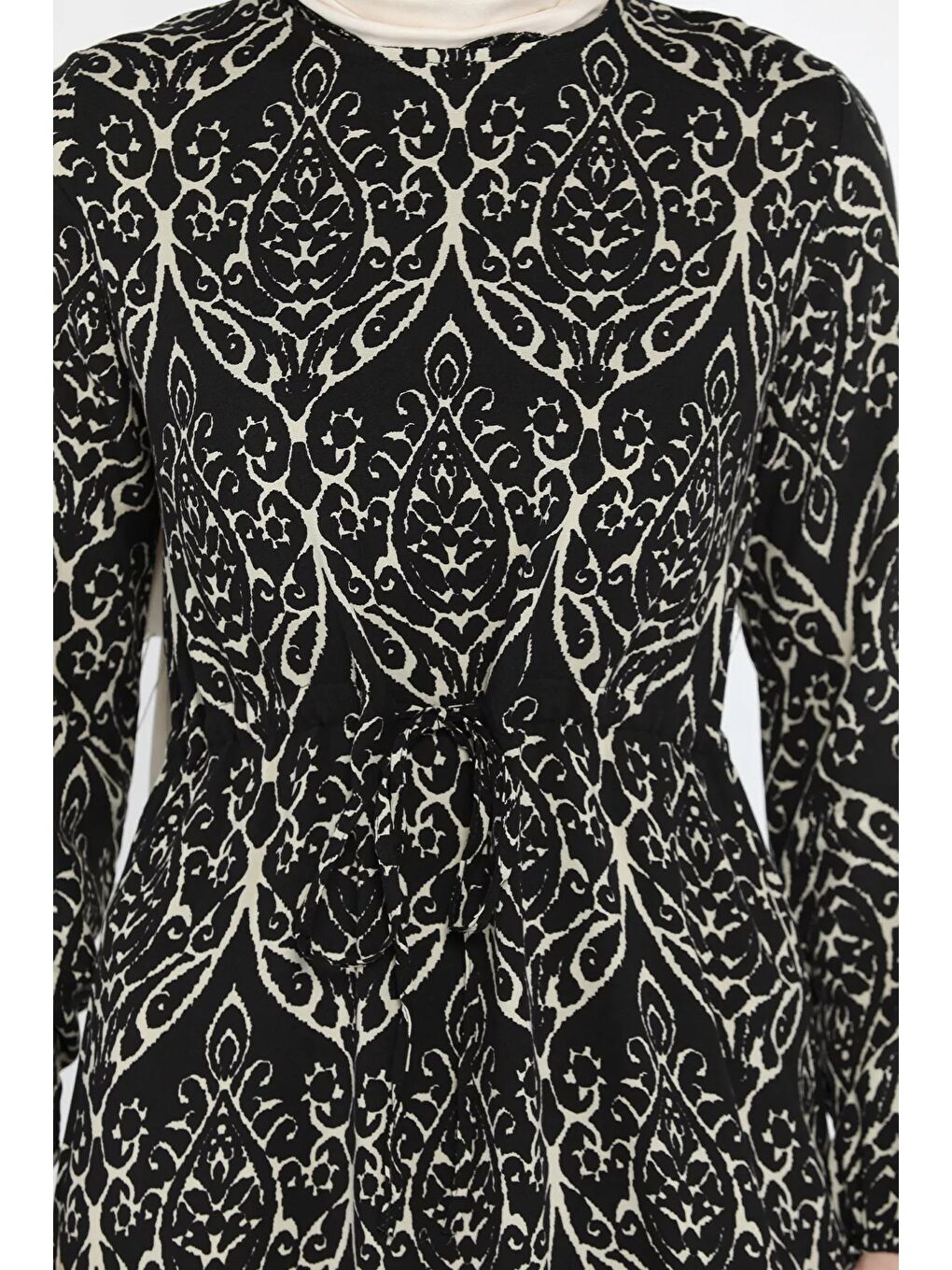 Siyah Desenli Bel Bağlamalı Tesettür Viskon Elbise-7