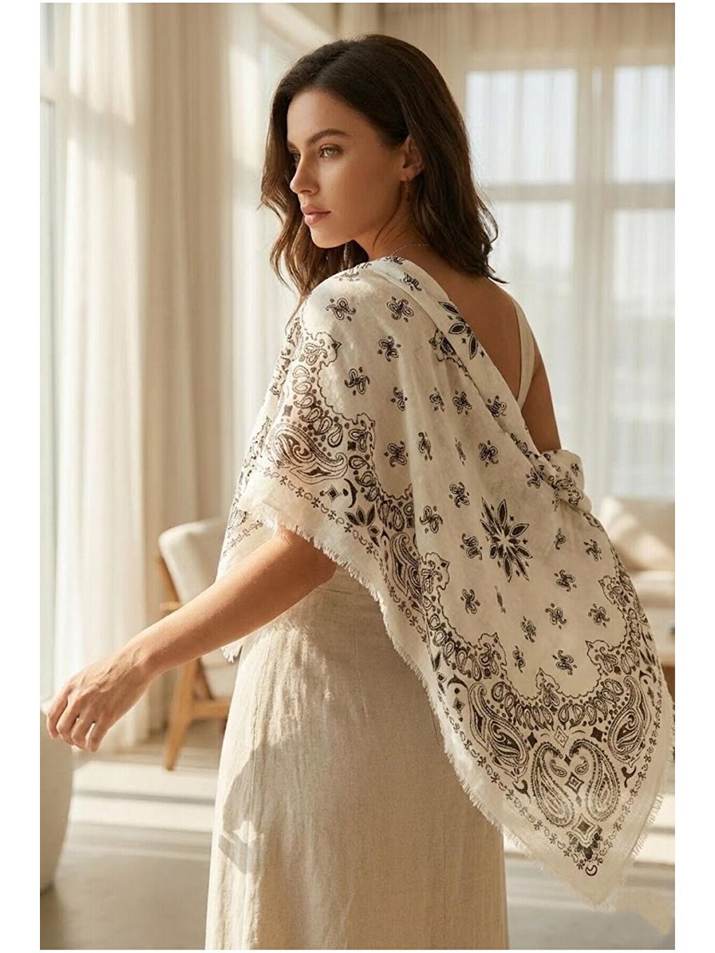 Kahverengi Kadın Kahve Etnik Desenli Bohem Üçgen Şal Bandana 110x110 cm SAL1400 KAHVERENGI-3