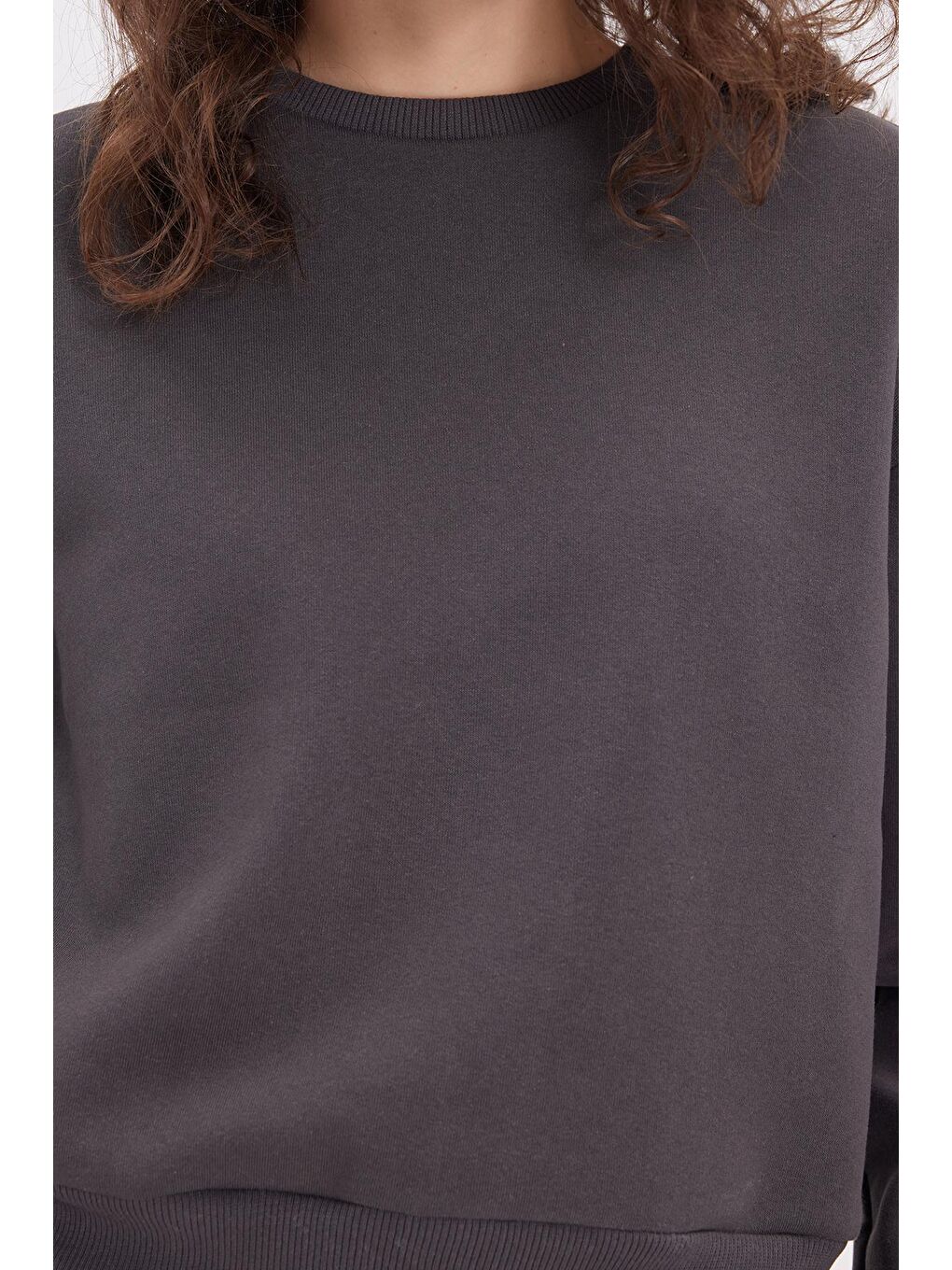 Kadın Regular Fit Pamuklu 3 İplik Yumuşak Dokulu İçi Polarlı Bisiklet Yaka Gri Eşofman Takımı-2