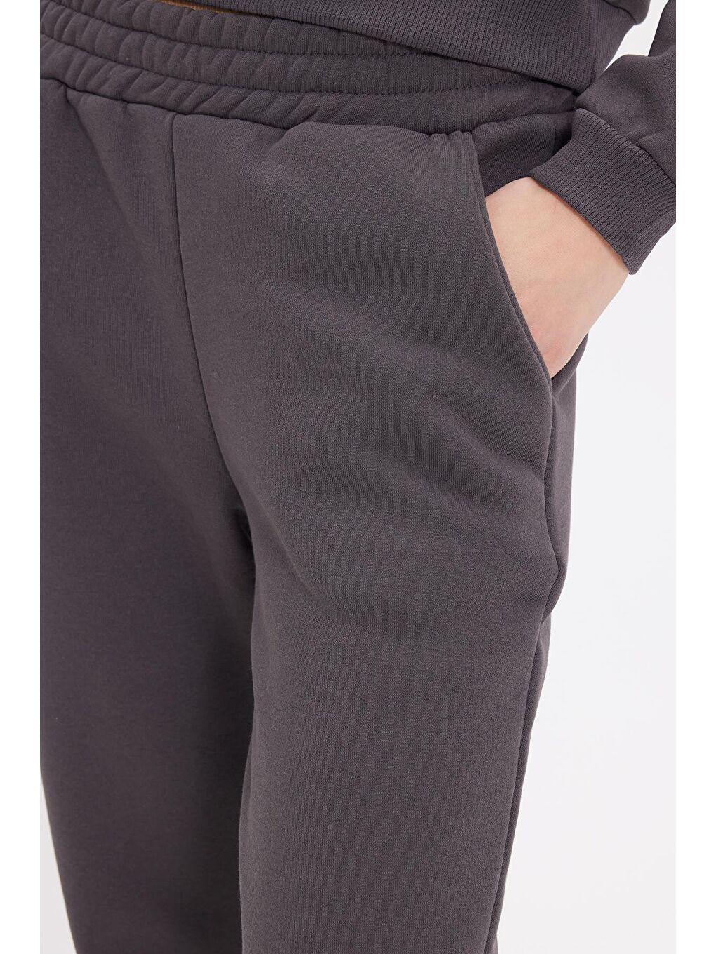 Kadın Regular Fit Pamuklu 3 İplik Yumuşak Dokulu İçi Polarlı Bisiklet Yaka Gri Eşofman Takımı-5