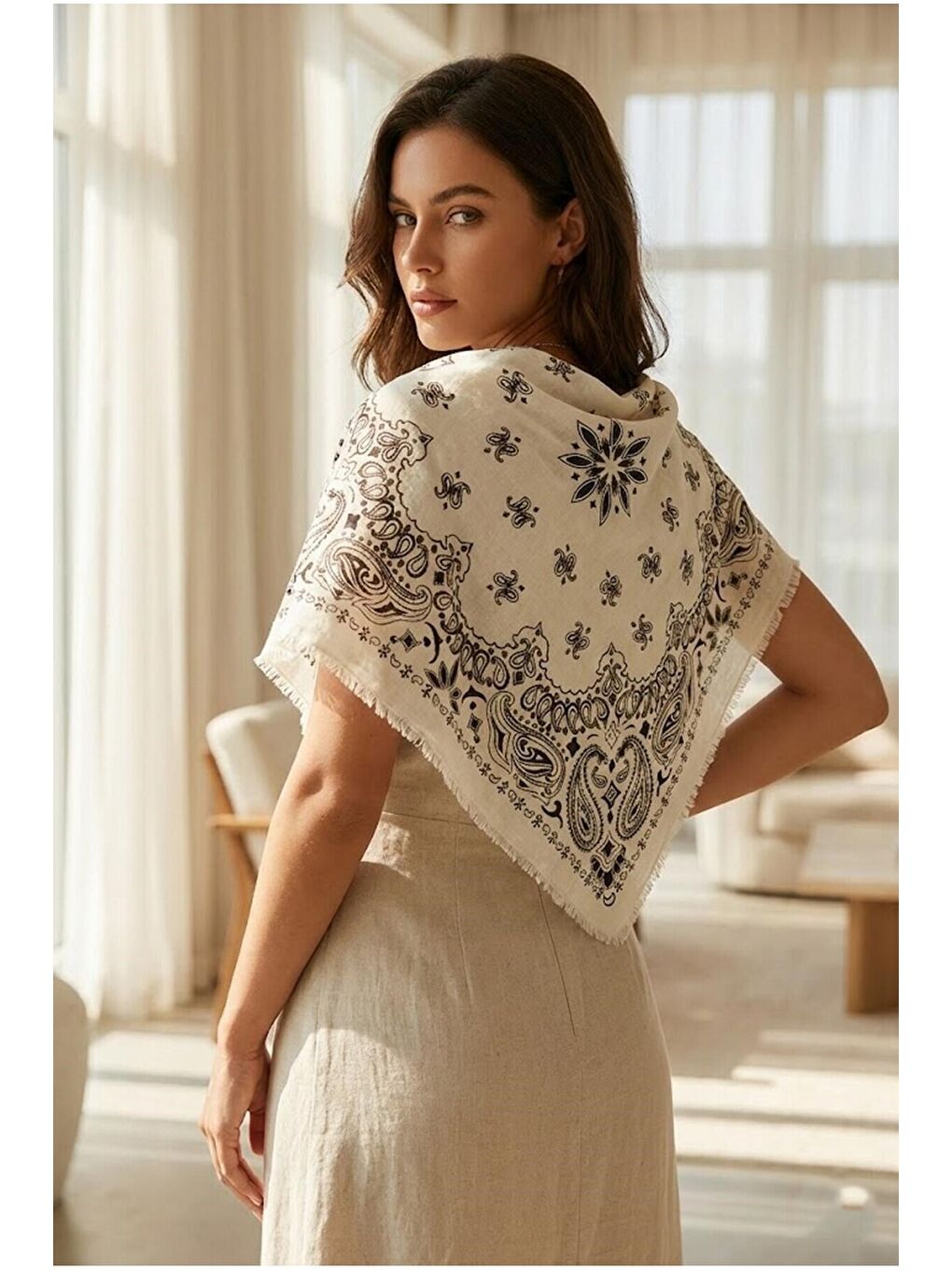 Kahverengi Kadın Kahve Etnik Desenli Bohem Üçgen Şal Bandana 110x110 cm SAL1400 KAHVERENGI-5