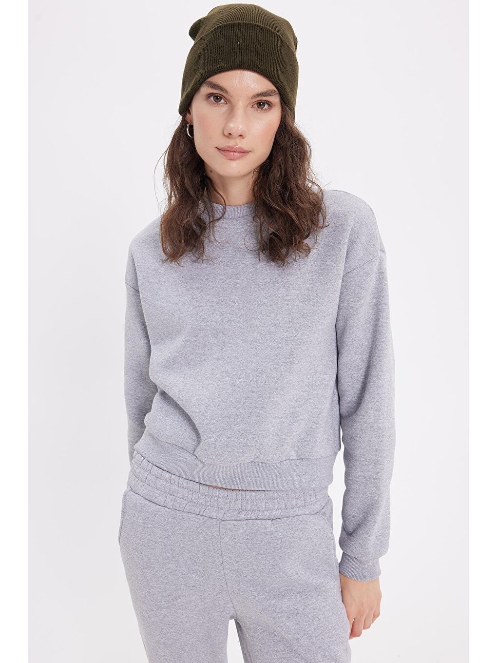 Kadın Regular Fit Pamuklu 3 İplik Yumuşak Dokulu İçi Polarlı Bisiklet Yaka Gri Eşofman Takımı-1
