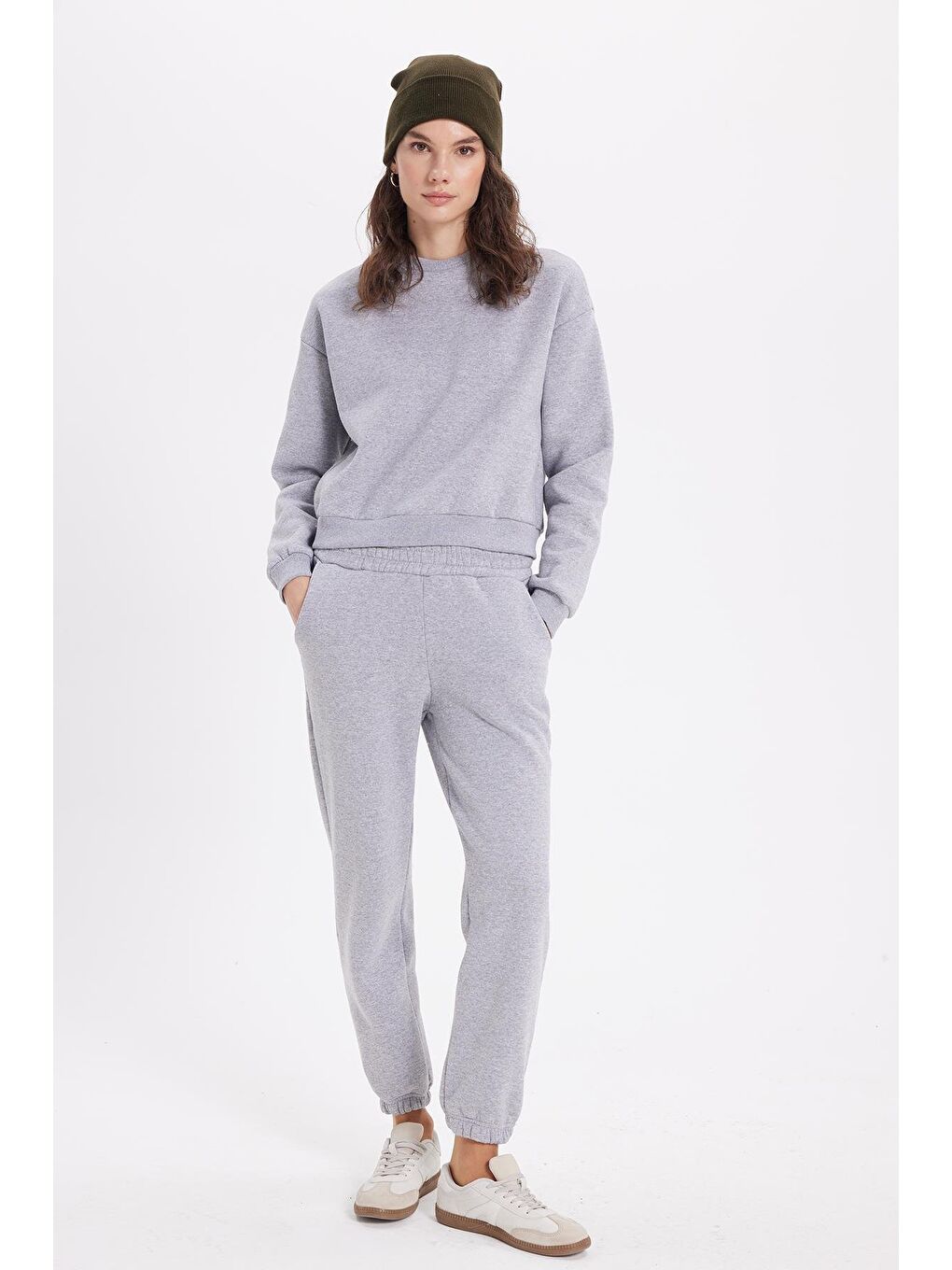Kadın Regular Fit Pamuklu 3 İplik Yumuşak Dokulu İçi Polarlı Bisiklet Yaka Gri Eşofman Takımı-3