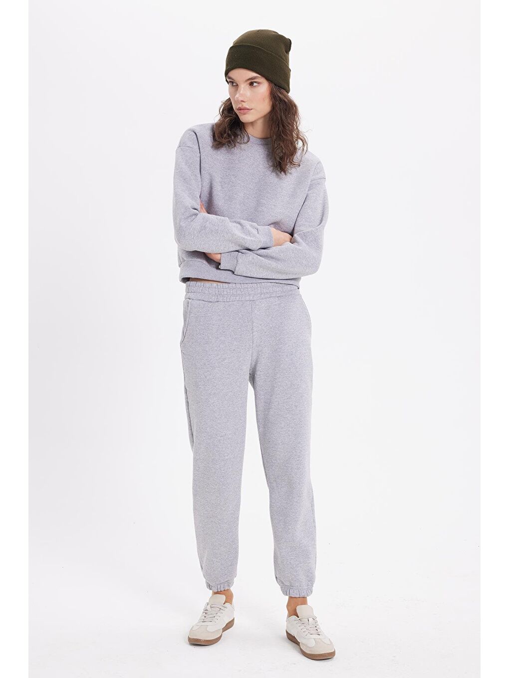 Kadın Regular Fit Pamuklu 3 İplik Yumuşak Dokulu İçi Polarlı Bisiklet Yaka Gri Eşofman Takımı-4