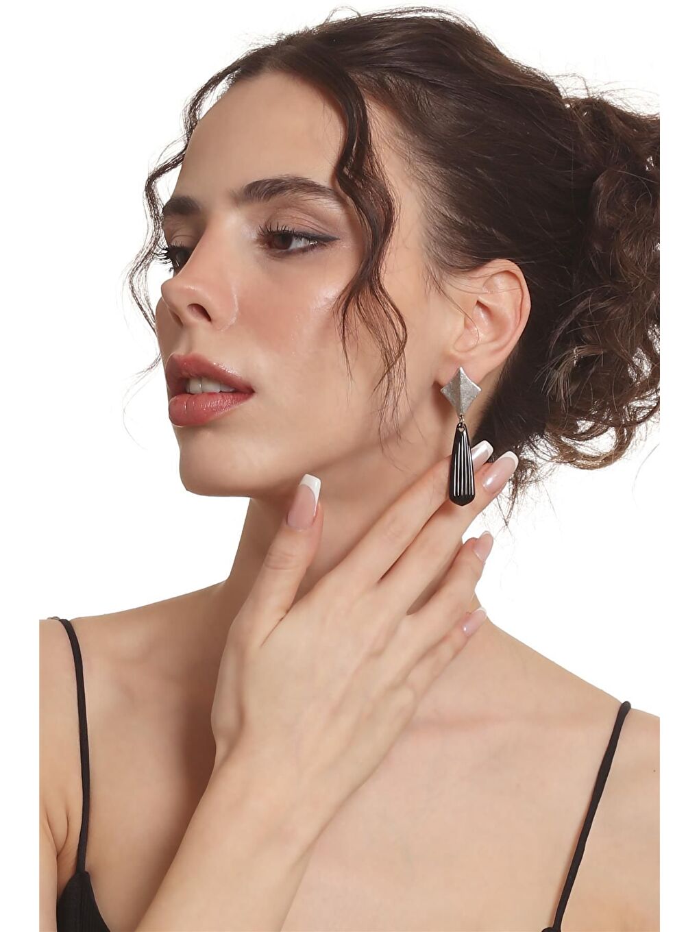 Gri Kadın Antik Gümüş Kaplama Çivili Model Siyah Boncuklu Küpe-2