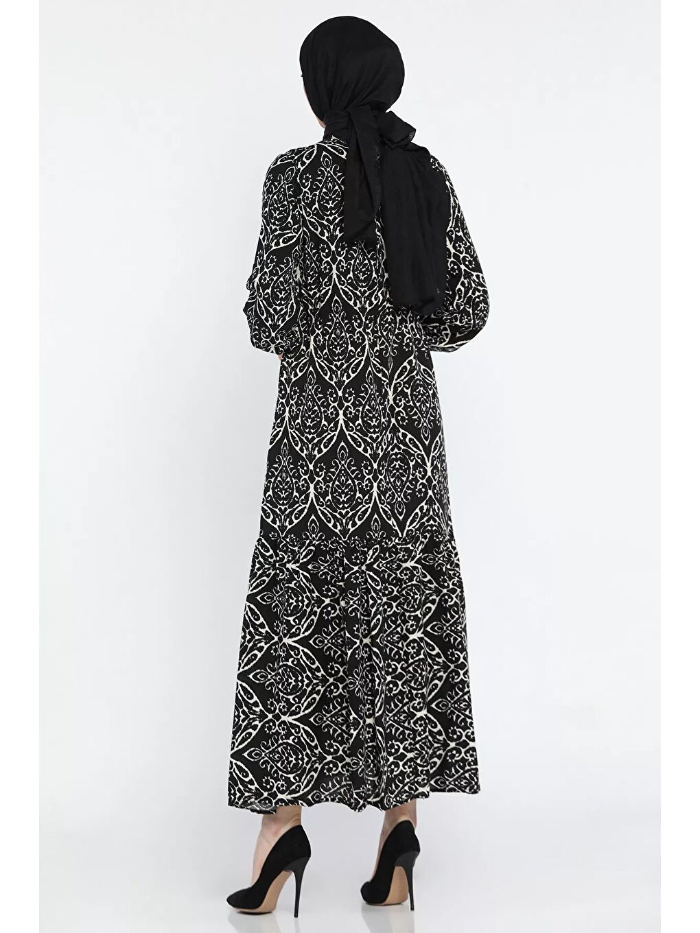 Siyah Desenli Bel Bağlamalı Tesettür Viskon Elbise-5