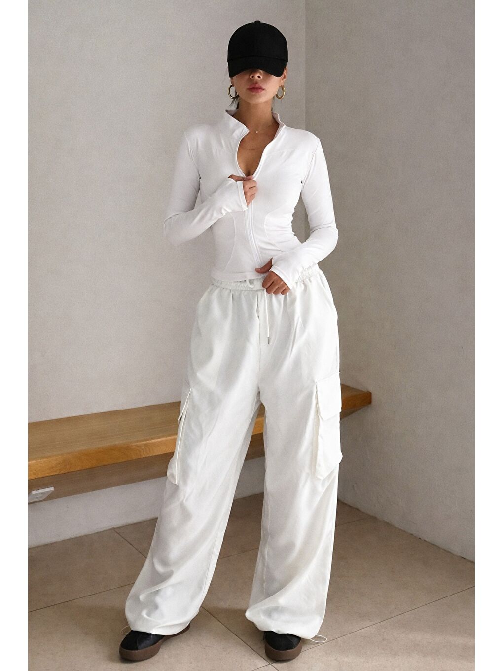 Beyaz Kadın Bej İki İplik Fermuarlı Dar Kesim Mevsimlik Hırka – Dik Yaka Fit Basic Ceket-1