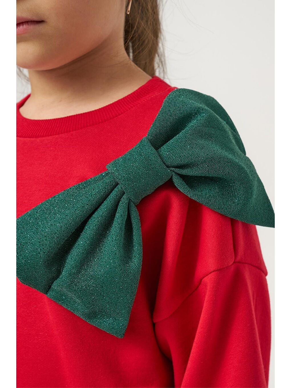 Kız Çocuk Pamuklu Kırmızı Fiyonklu Sweatshirt Yeşil Tüllü Etekli Takım - Ve Konforlu Kombin-5