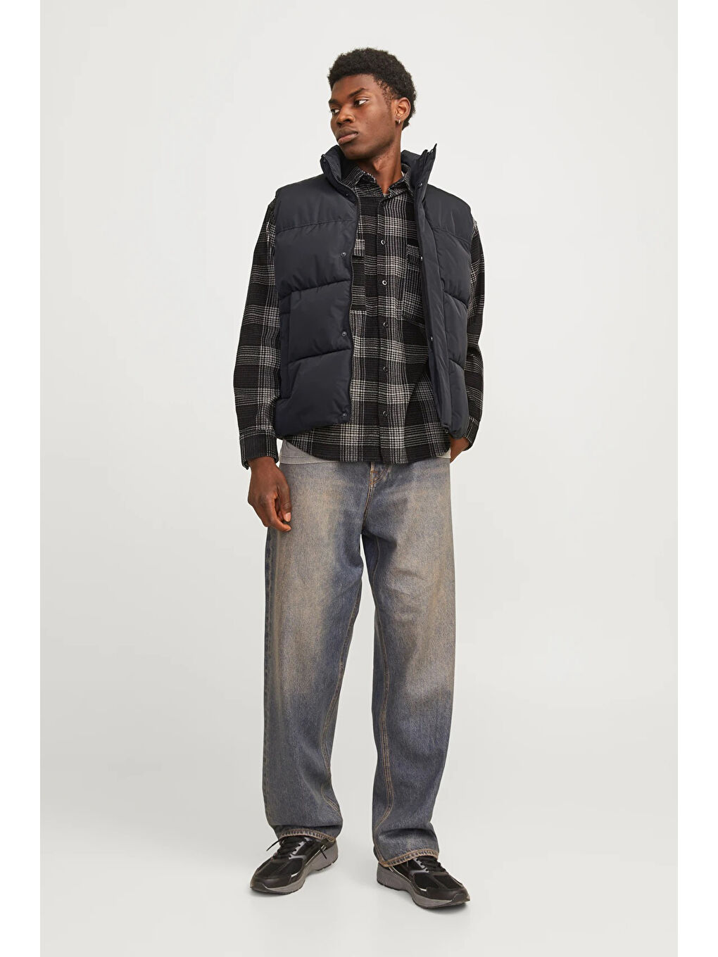 Jack & Jones Siyah Essentials Jjebradley Regular Fit Kapitone Erkek Yelek 12256981 - 2