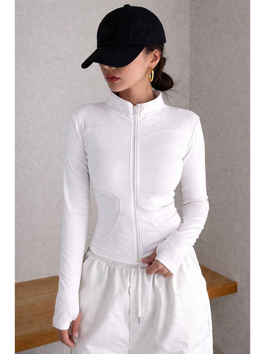 Beyaz Kadın Bej İki İplik Fermuarlı Dar Kesim Mevsimlik Hırka – Dik Yaka Fit Basic Ceket-4