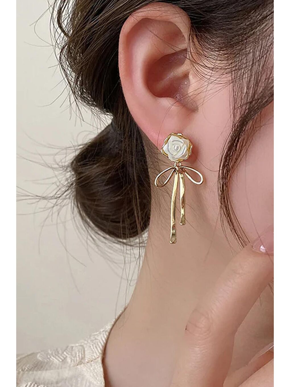 Sarı Beyaz Gül Detaylı Küpe-5