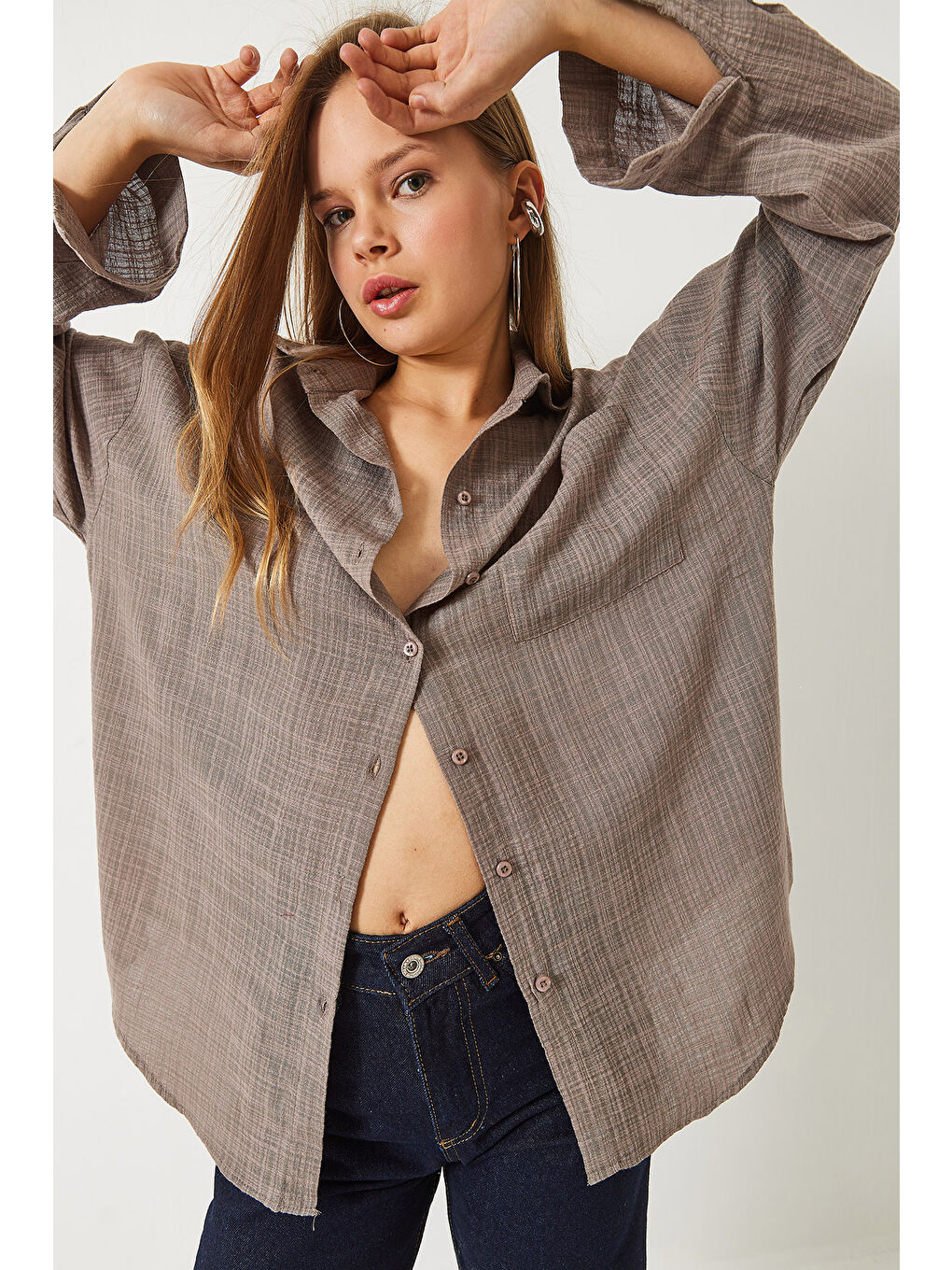 Bej Kadın Tek Cep Detaylı Oversize Keten Dokulu Basic Gömlek-1